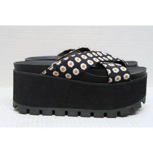 Rare YRU daisy platform sandals